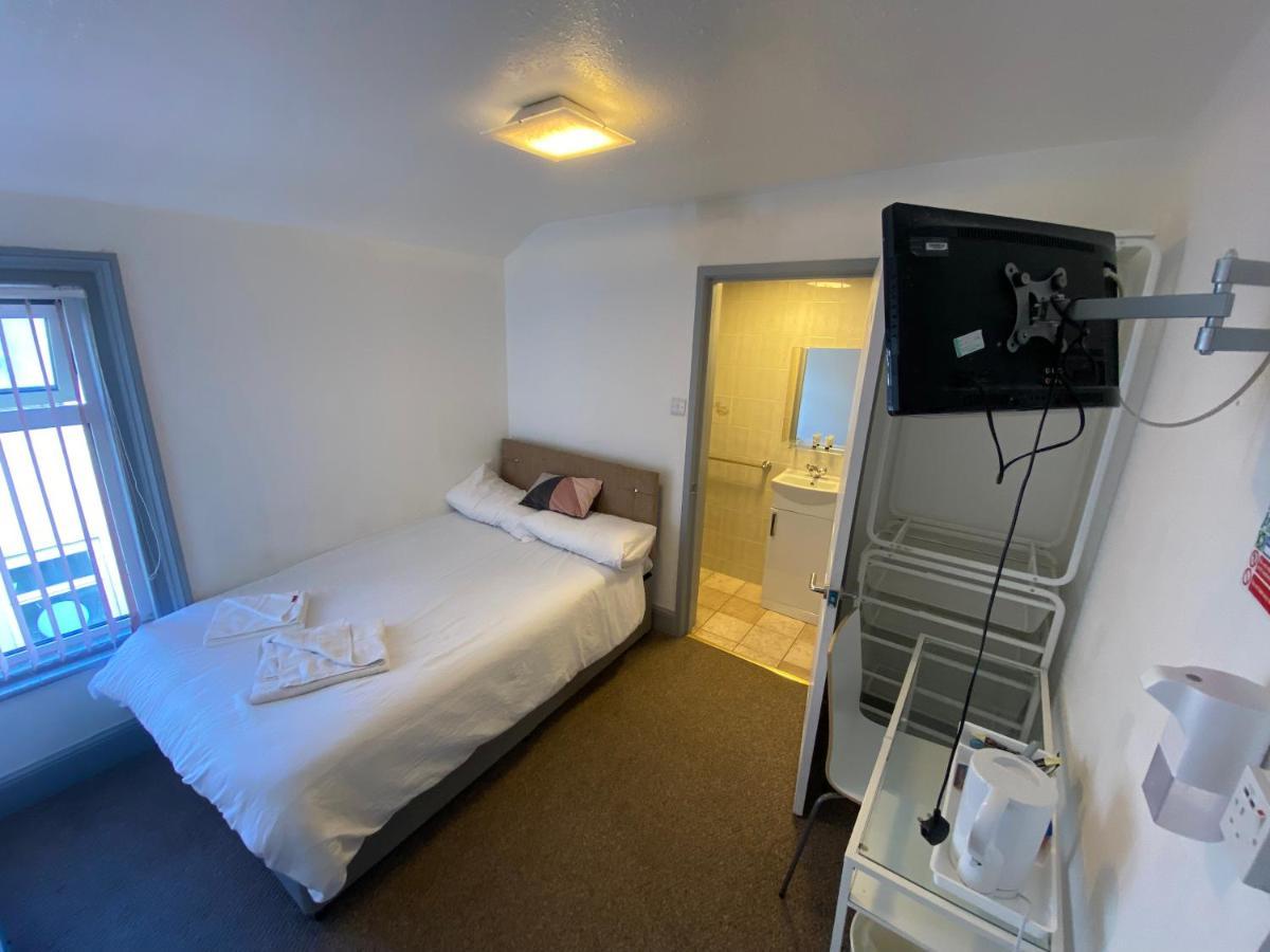 Arnies Hotel Blackpool Bagian luar foto