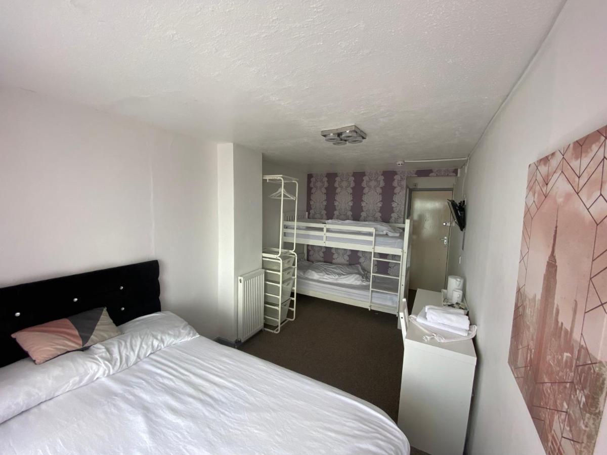 Arnies Hotel Blackpool Bagian luar foto