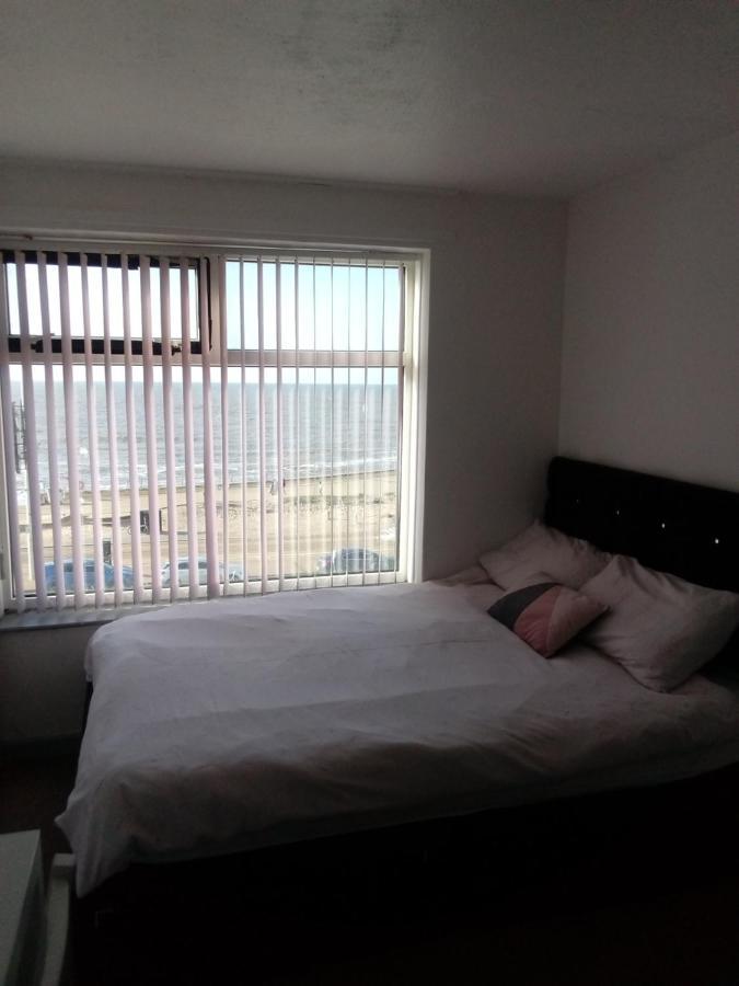 Arnies Hotel Blackpool Bagian luar foto