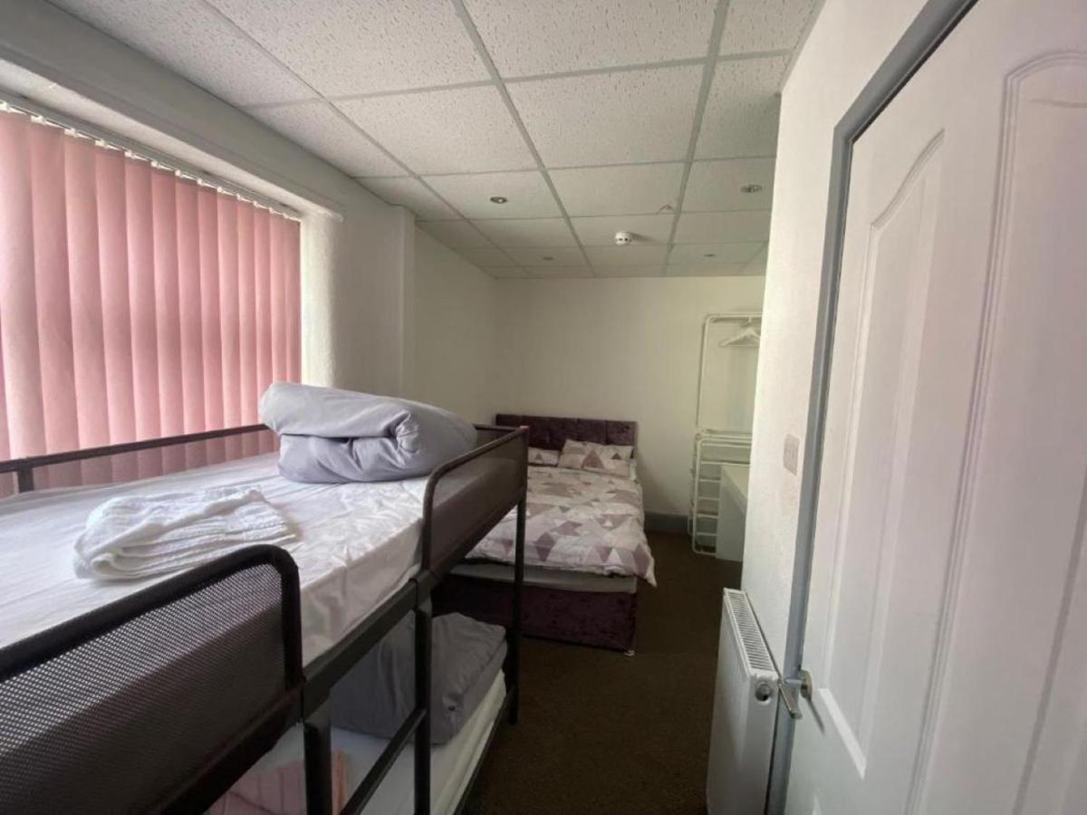Arnies Hotel Blackpool Bagian luar foto